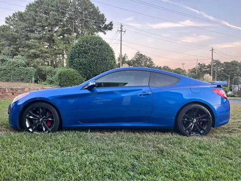 2010 Hyundai Genesis Coupe 3.8 Coupe 2D