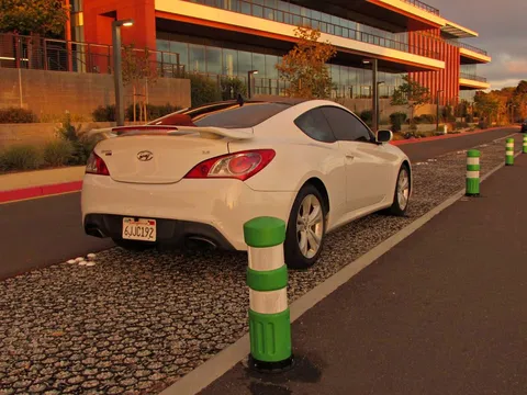 2010 Hyundai Genesis Coupe 3.8 Coupe 2D