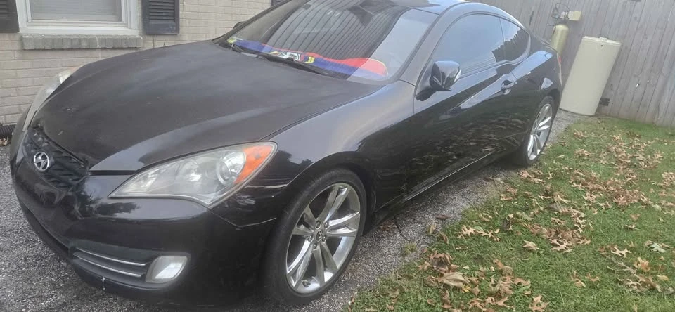 2010 Hyundai Genesis Coupe - Image 2 of 4