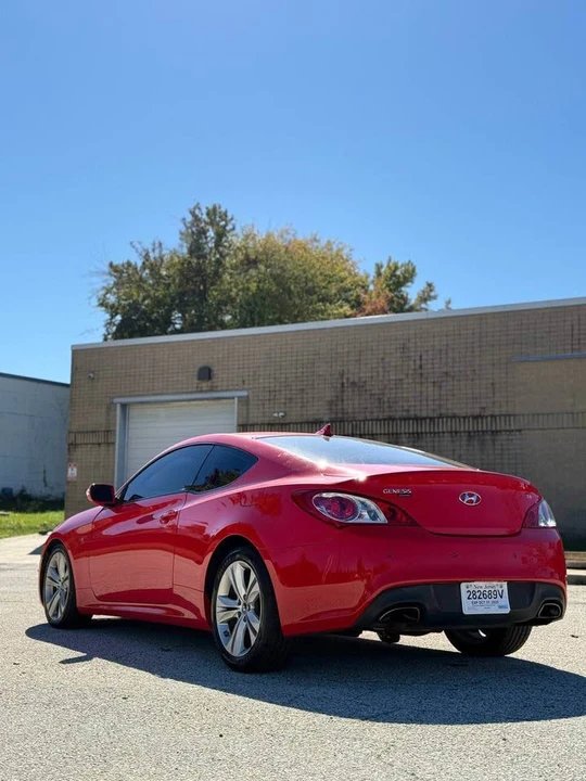 2010 Hyundai Genesis Coupe - Image 5 of 12