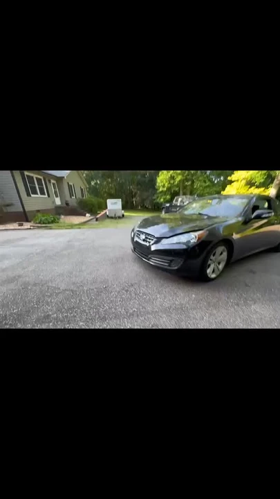 2010 Hyundai Genesis Coupe - Image 10 of 10