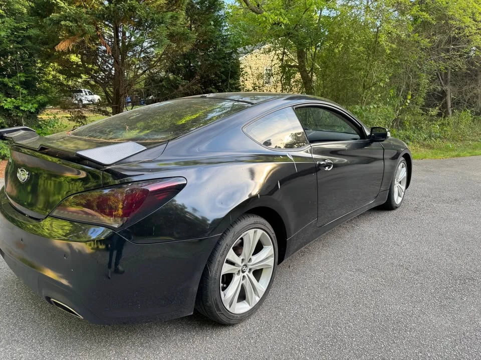 2010 Hyundai Genesis Coupe - Image 4 of 10