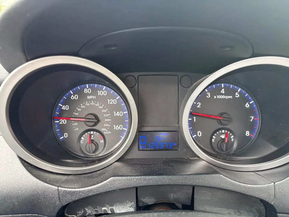 2010 Hyundai Genesis Coupe - Image 8 of 11