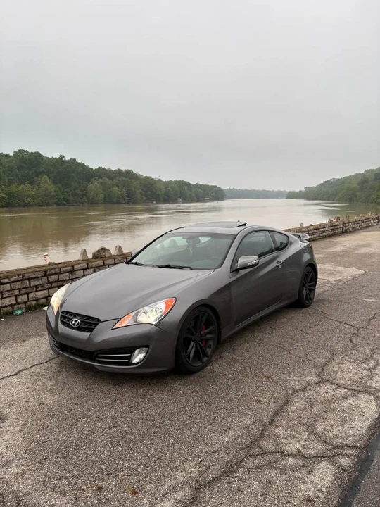 2010 Hyundai Genesis Coupe - Image 6 of 11