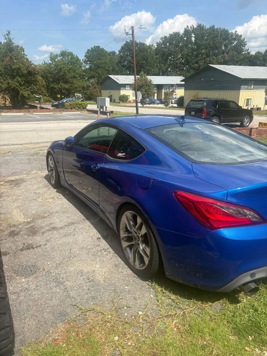 2010 Hyundai Genesis Coupe - Image 2 of 8