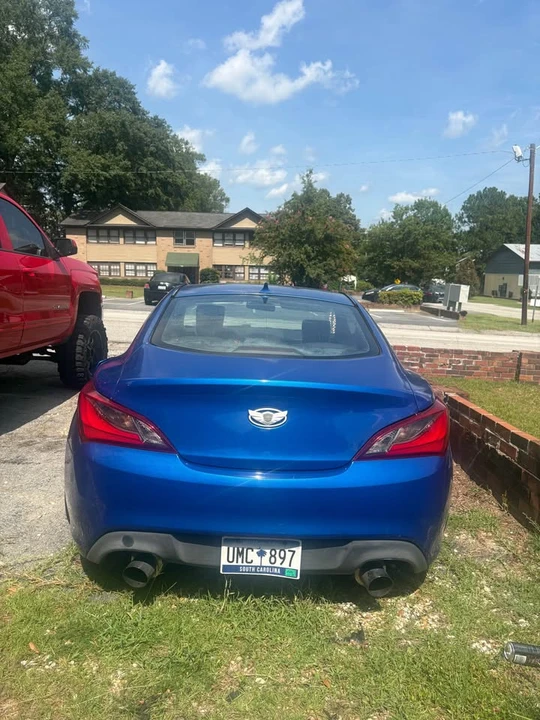 2010 Hyundai Genesis Coupe - Image 3 of 8