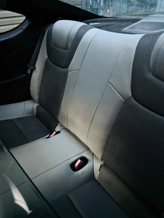 2010 Hyundai Genesis Coupe - Image 11 of 15