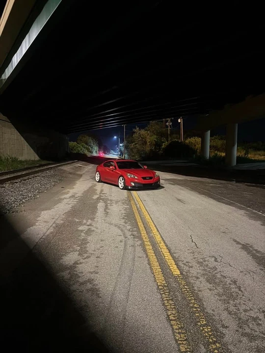2010 Hyundai Genesis Coupe - Image 3 of 8