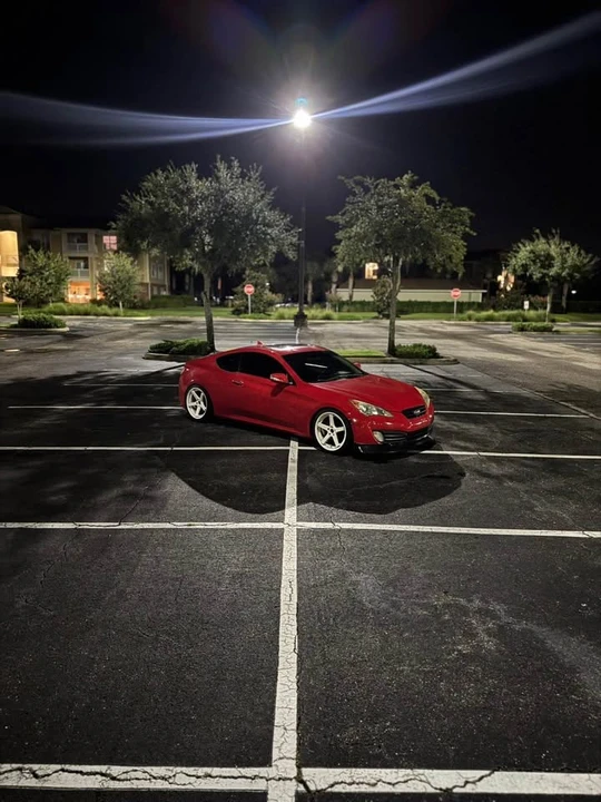 2010 Hyundai Genesis Coupe - Image 6 of 8