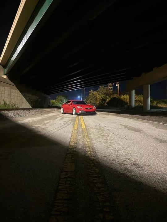 2010 Hyundai Genesis Coupe - Image 4 of 8