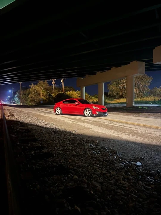 2010 Hyundai Genesis Coupe - Image 5 of 8