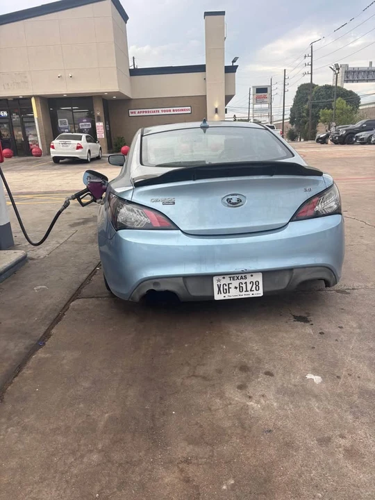 2010 Hyundai Genesis Coupe - Image 10 of 10