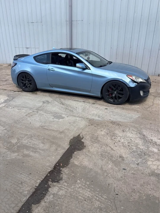 2010 Hyundai Genesis Coupe - Image 5 of 10