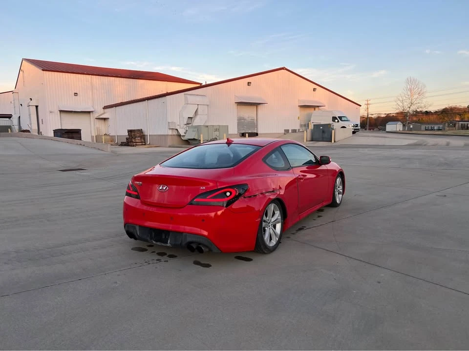 2010 Hyundai Genesis Coupe - Image 6 of 8