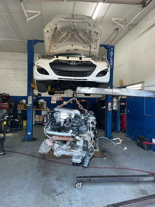 2010 Hyundai Genesis Coupe - Image 8 of 9