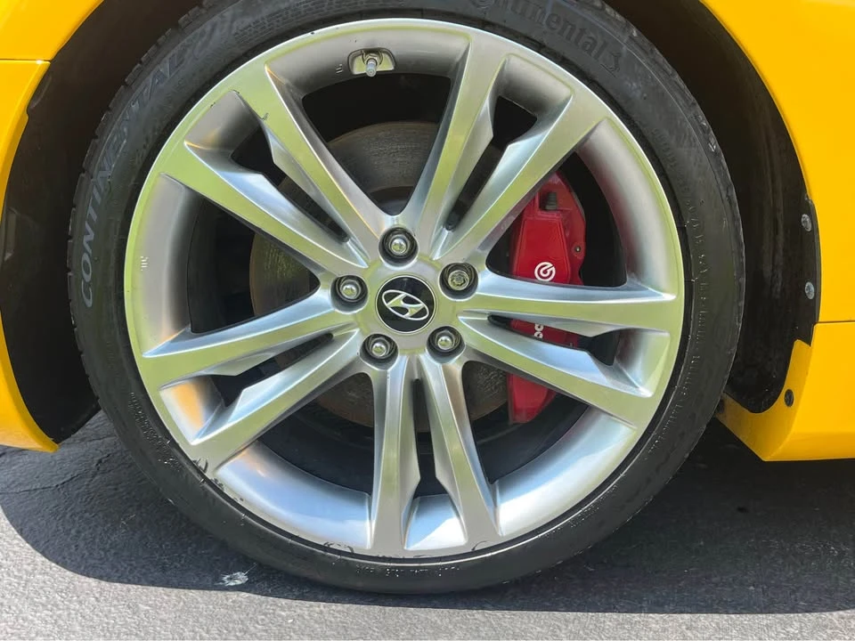 2010 Hyundai Genesis Coupe - Image 9 of 20
