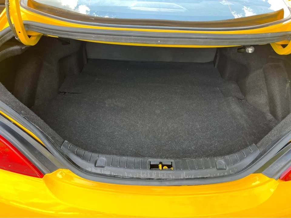 2010 Hyundai Genesis Coupe - Image 19 of 20