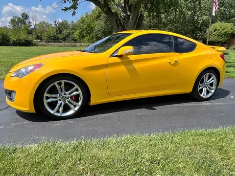 2010 Hyundai Genesis Coupe 3.8 Track Coupe 2D
