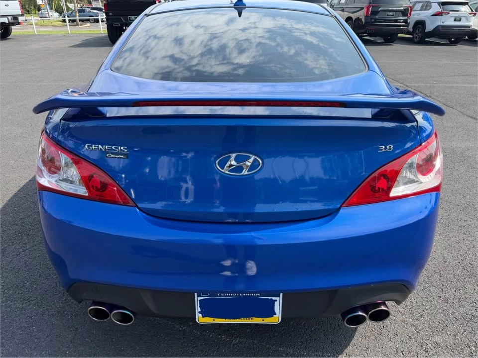 2010 Hyundai Genesis Coupe - Image 4 of 17