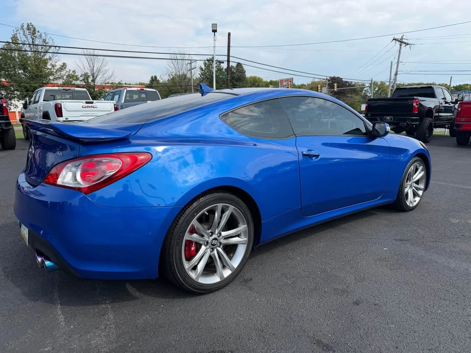 2010 Hyundai Genesis Coupe - Image 3 of 17