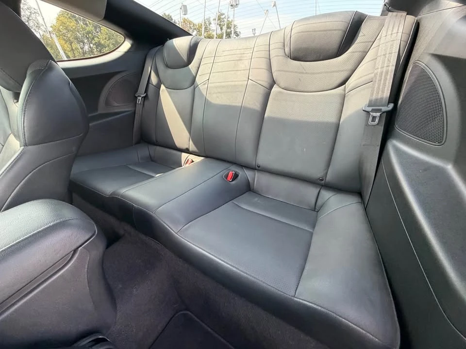 2010 Hyundai Genesis Coupe - Image 11 of 17