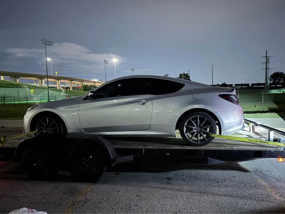 2010 Hyundai Genesis Coupe - Image 3 of 6