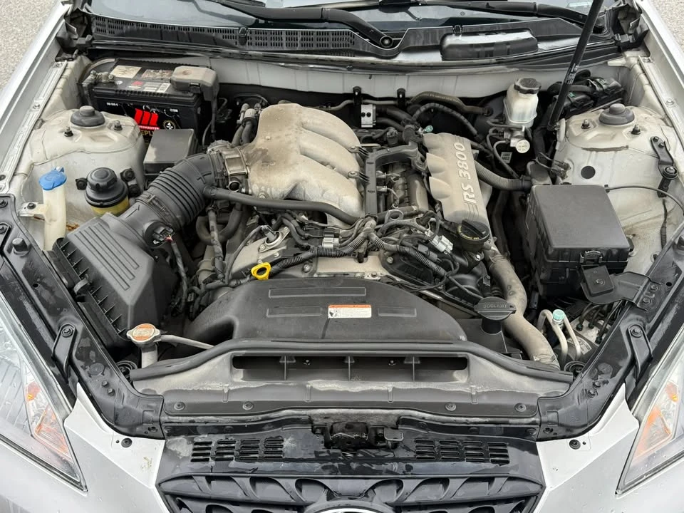 2010 Hyundai Genesis Coupe - Image 7 of 8