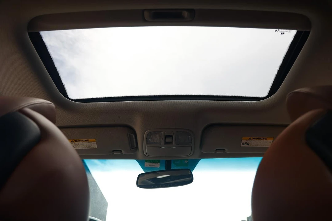 2010 Hyundai Genesis Coupe - Image 22 of 31