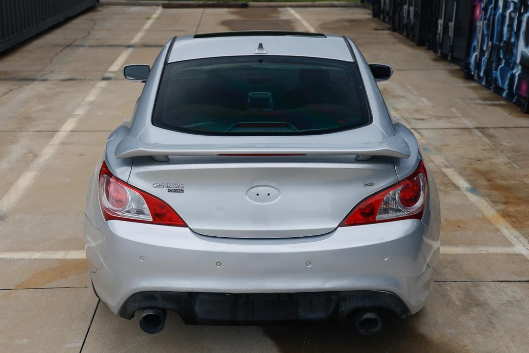 2010 Hyundai Genesis Coupe - Image 7 of 10