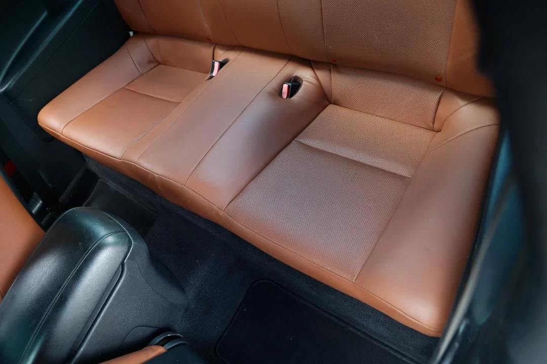 2010 Hyundai Genesis Coupe - Image 6 of 10