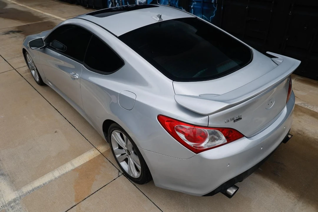 2010 Hyundai Genesis Coupe - Image 4 of 10