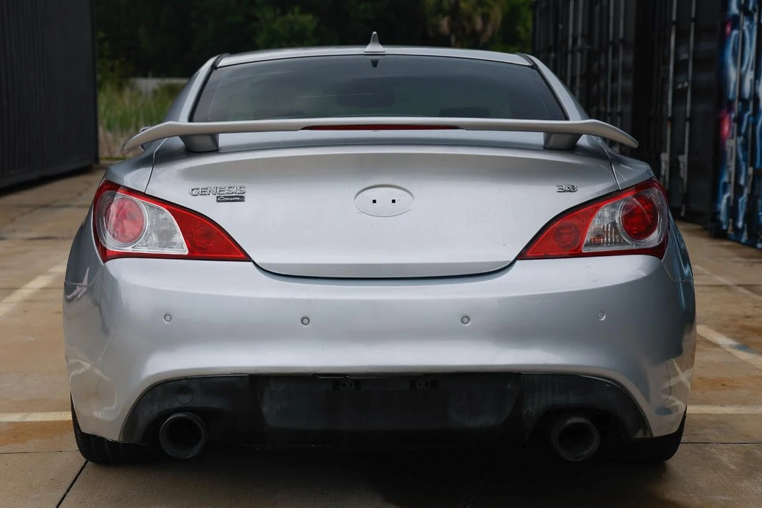 2010 Hyundai Genesis Coupe - Image 7 of 31
