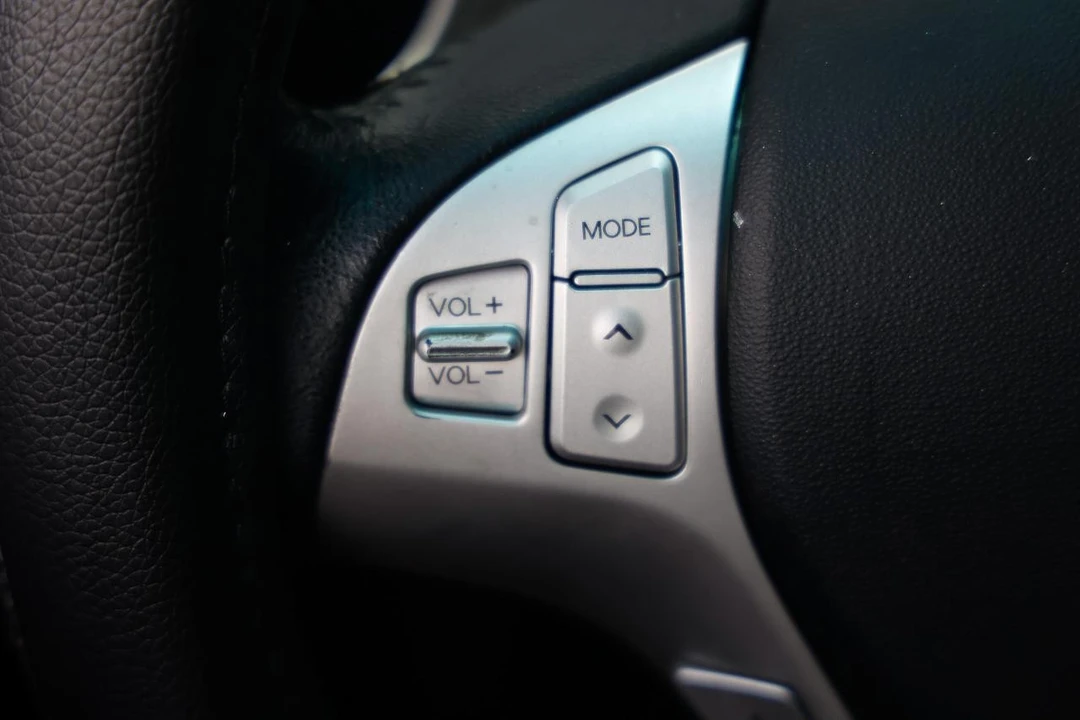2010 Hyundai Genesis Coupe - Image 26 of 31