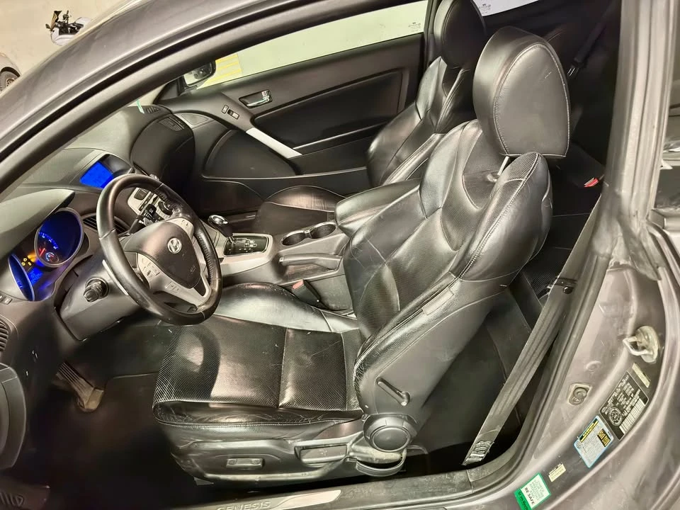 2010 Hyundai Genesis Coupe - Image 6 of 9