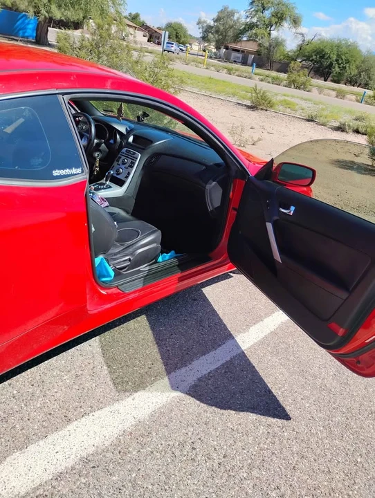 2010 Hyundai Genesis Coupe - Image 3 of 8