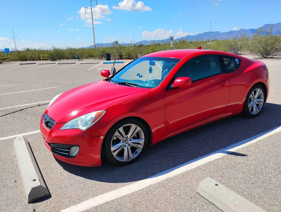 2010 Hyundai Genesis Coupe - Image 7 of 8
