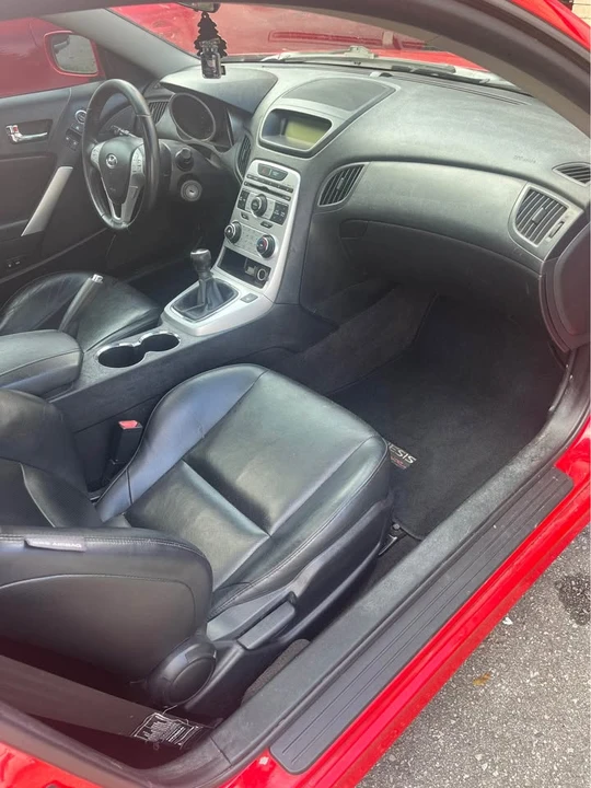 2010 Hyundai Genesis Coupe - Image 7 of 7
