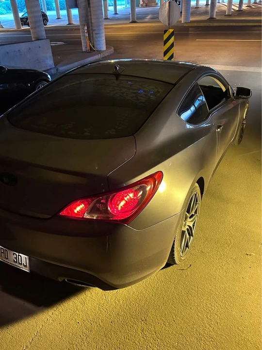 2010 Hyundai Genesis Coupe - Image 3 of 5
