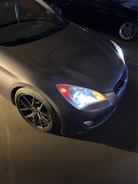 2010 Hyundai Genesis Coupe - Image 2 of 5