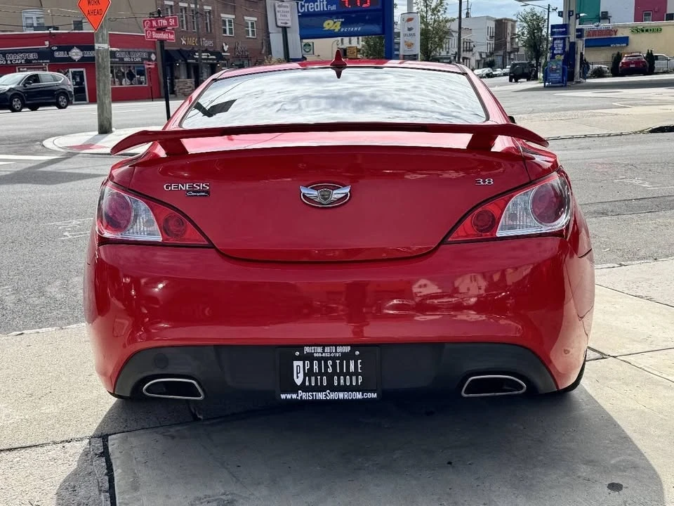 2010 Hyundai Genesis Coupe - Image 10 of 20