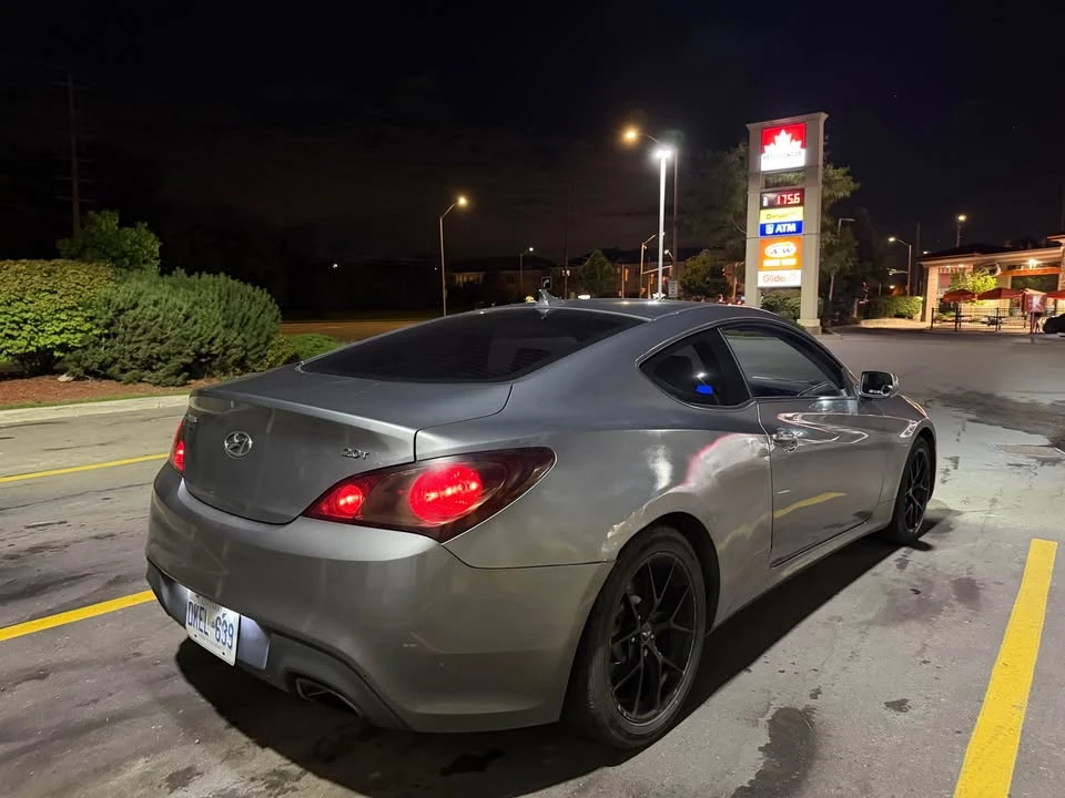 2010 Hyundai Genesis Coupe - Image 4 of 8