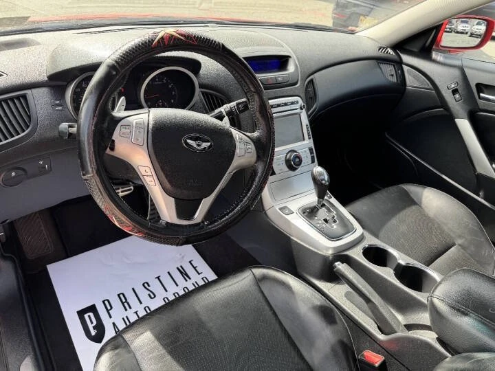 2010 Hyundai Genesis Coupe - Image 11 of 17