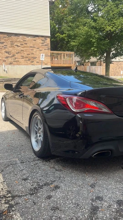 2010 Hyundai Genesis Coupe - Image 3 of 19