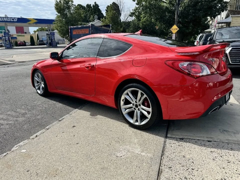 2010 Hyundai Genesis Coupe - Image 12 of 20