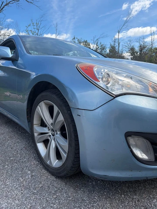 2010 Hyundai Genesis Coupe - Image 8 of 8