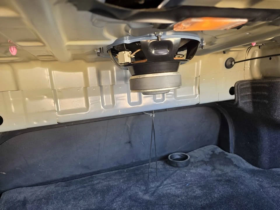 2010 Hyundai Genesis Coupe - Image 11 of 12