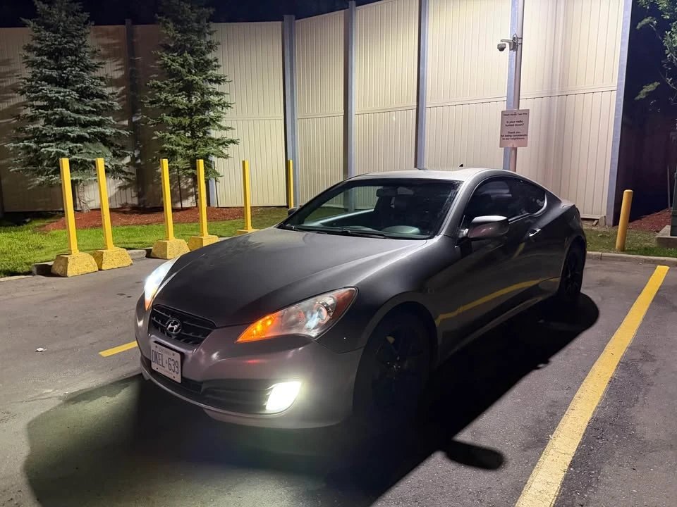 2010 Hyundai Genesis Coupe - Image 2 of 8