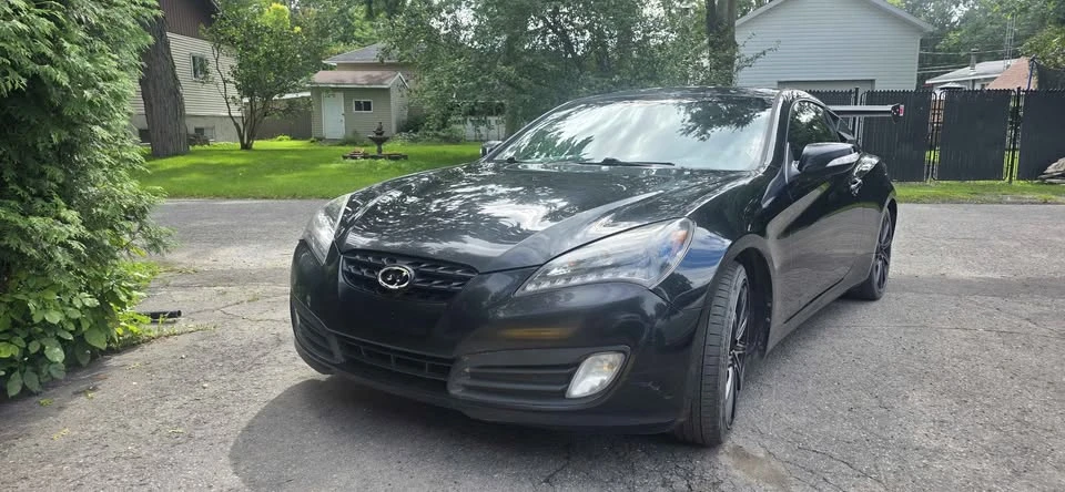 2010 Hyundai Genesis Coupe - Image 2 of 12