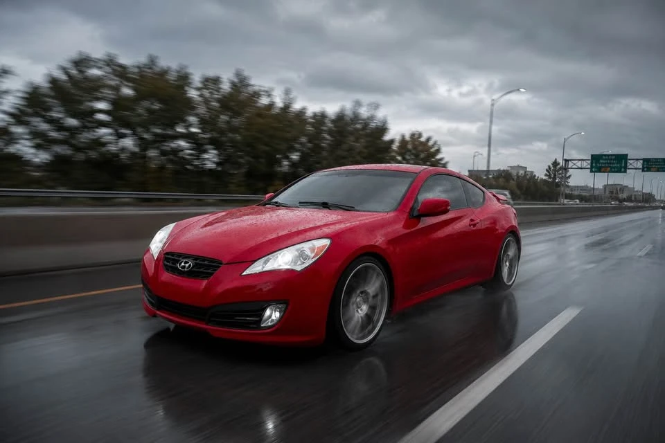 2010 Hyundai Genesis Coupe - Image 4 of 7