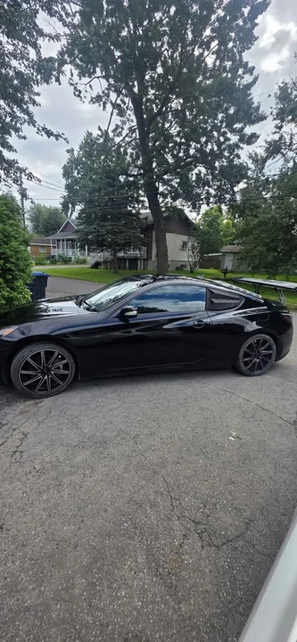 2010 Hyundai Genesis Coupe - Image 4 of 12
